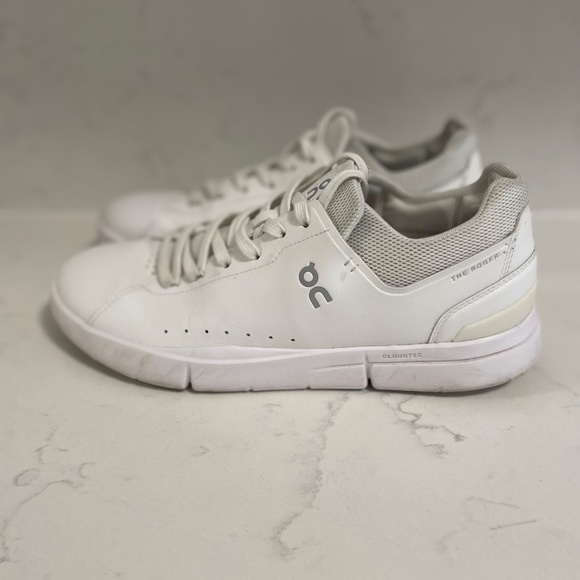 On Cloud Men’s The Roger Advantage. Great Condition. Retail $140. Size 10. - Picture 2 of 5